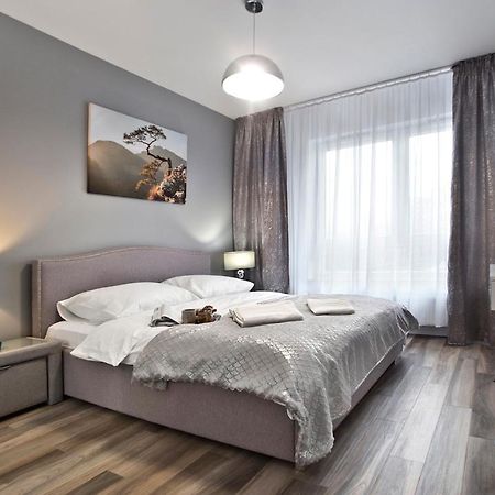 Goclaw P&O Serviced Apartments Варшава Екстериор снимка