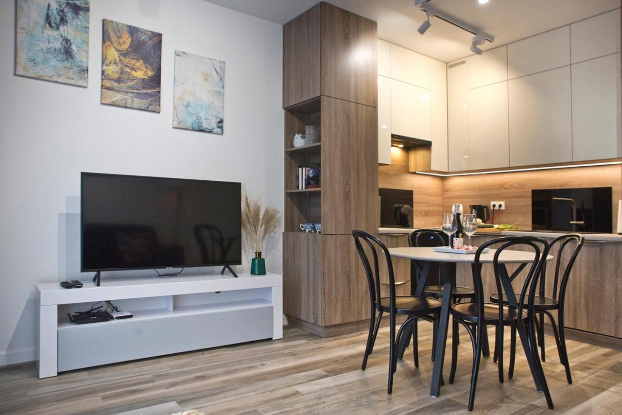 Goclaw P&O Serviced Apartments Варшава Екстериор снимка