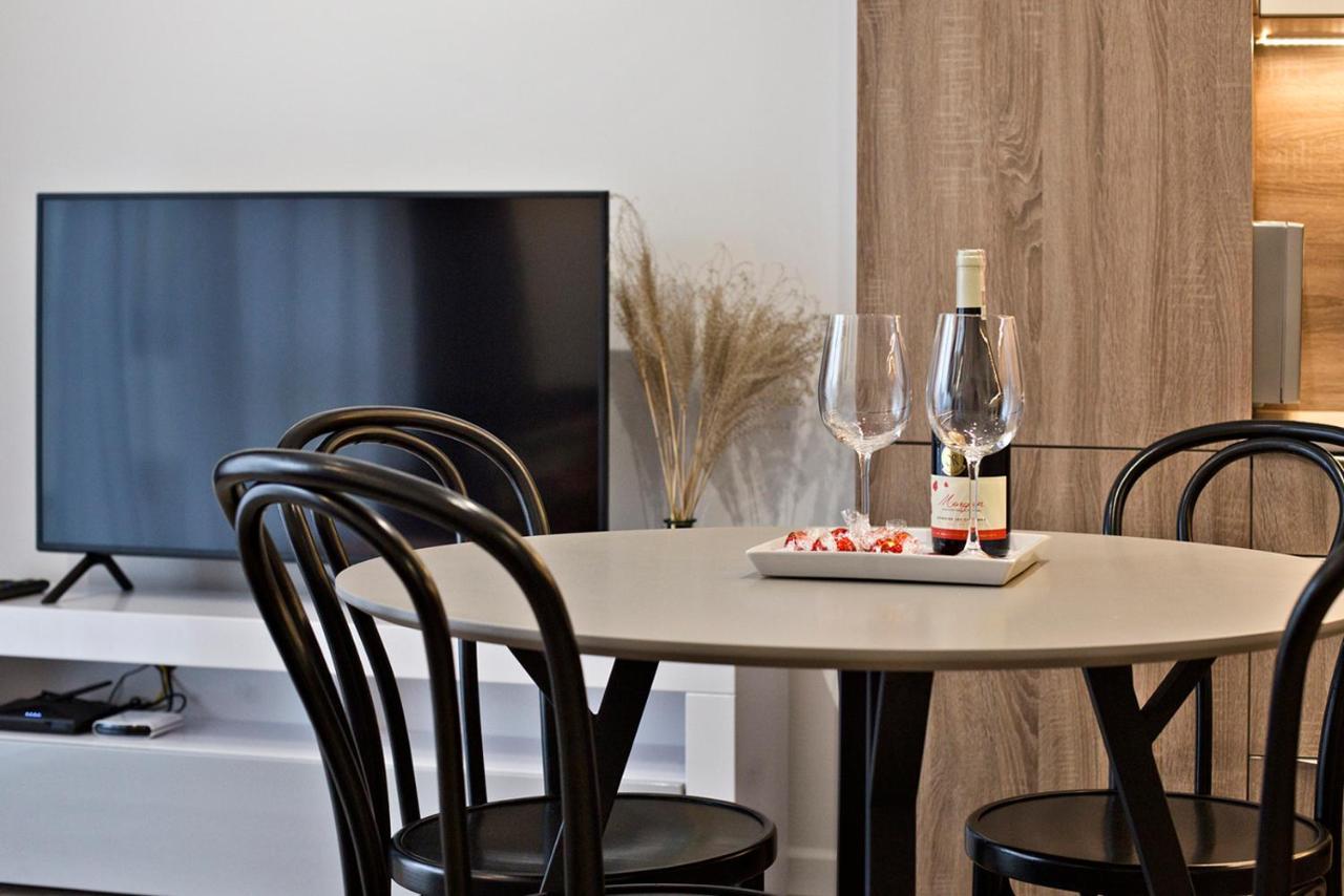 Goclaw P&O Serviced Apartments Варшава Екстериор снимка