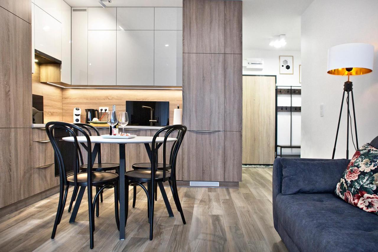 Goclaw P&O Serviced Apartments Варшава Екстериор снимка