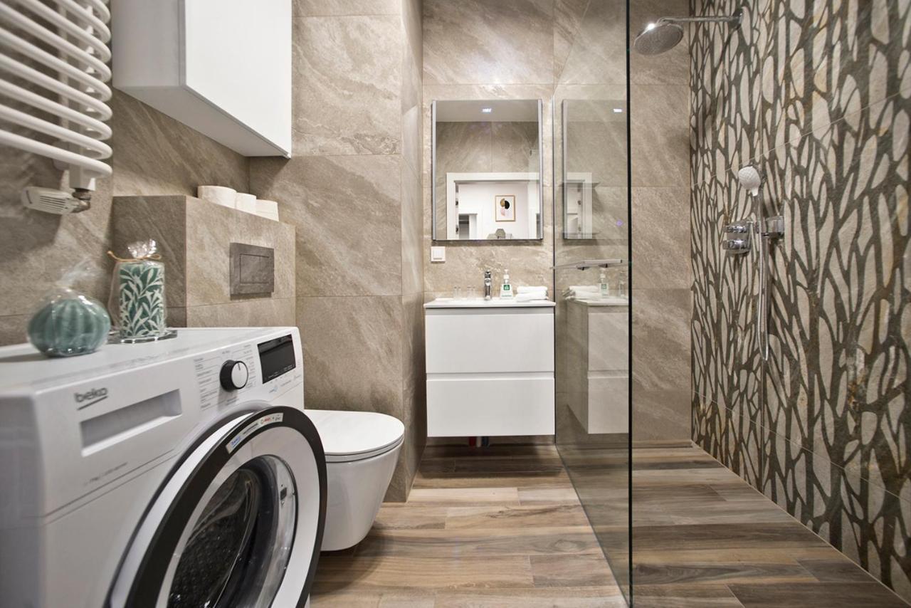 Goclaw P&O Serviced Apartments Варшава Екстериор снимка